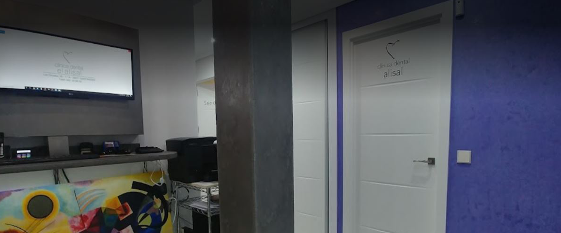 Entrada Clínica Dental El Alisal